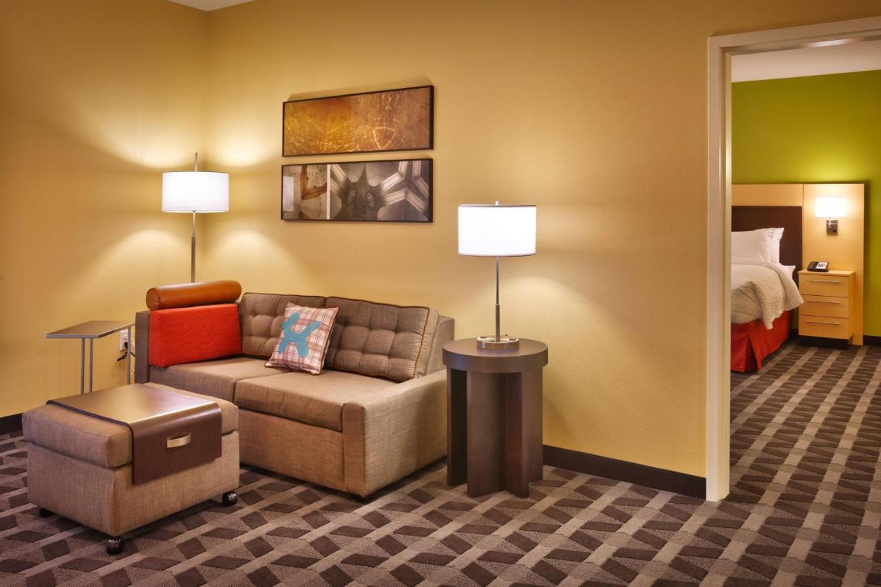 Towneplace Suites By Marriott Dickinson Exteriör bild