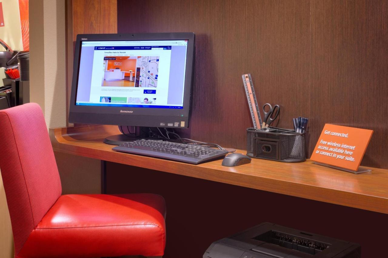 Towneplace Suites By Marriott Dickinson Exteriör bild