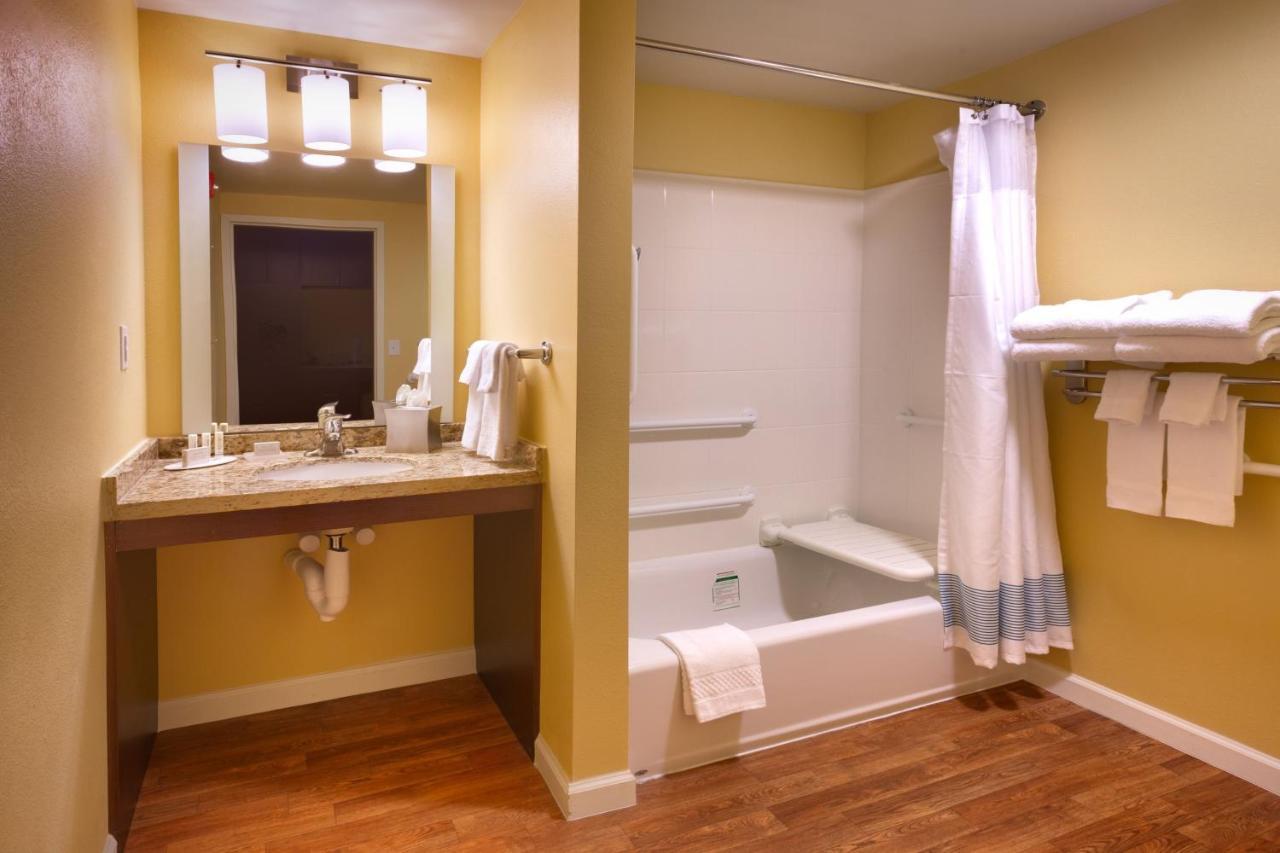 Towneplace Suites By Marriott Dickinson Exteriör bild