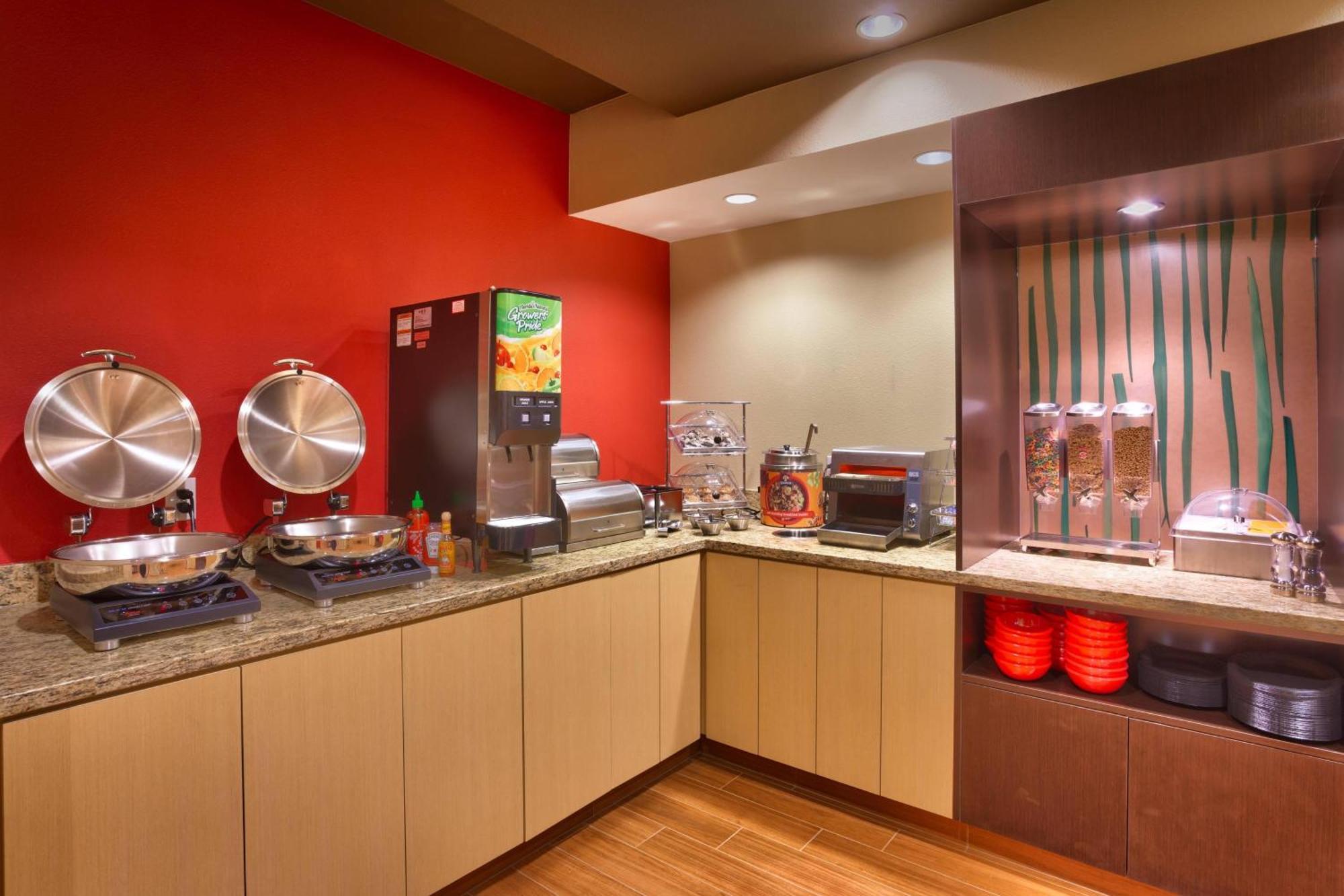 Towneplace Suites By Marriott Dickinson Exteriör bild