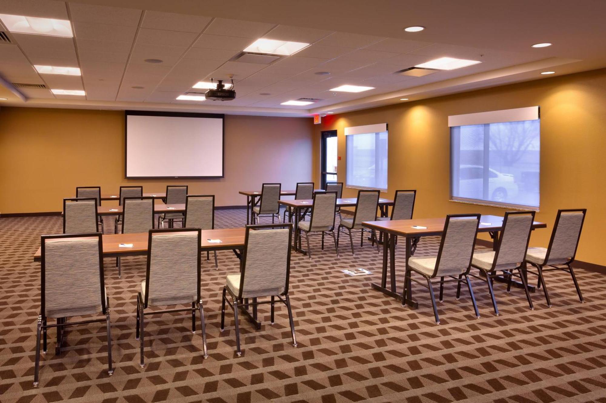 Towneplace Suites By Marriott Dickinson Exteriör bild